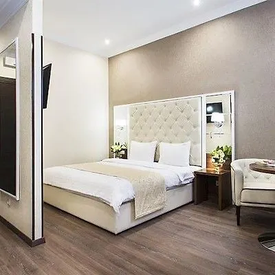 Bonapart By Uhm Hotel 4*
