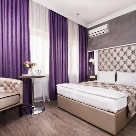 Hotel Bonapart By Uhm