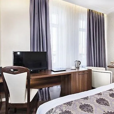 Hotel Bonapart By Uhm Kiev