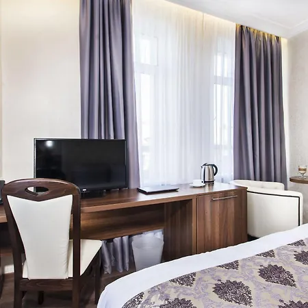 Hotel Bonapart By Uhm